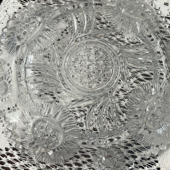 Antique large domed pressed glass Butter Dish - Picture 7 of 15